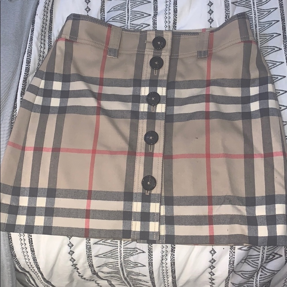 GUC Burberry mini skirt size 4
